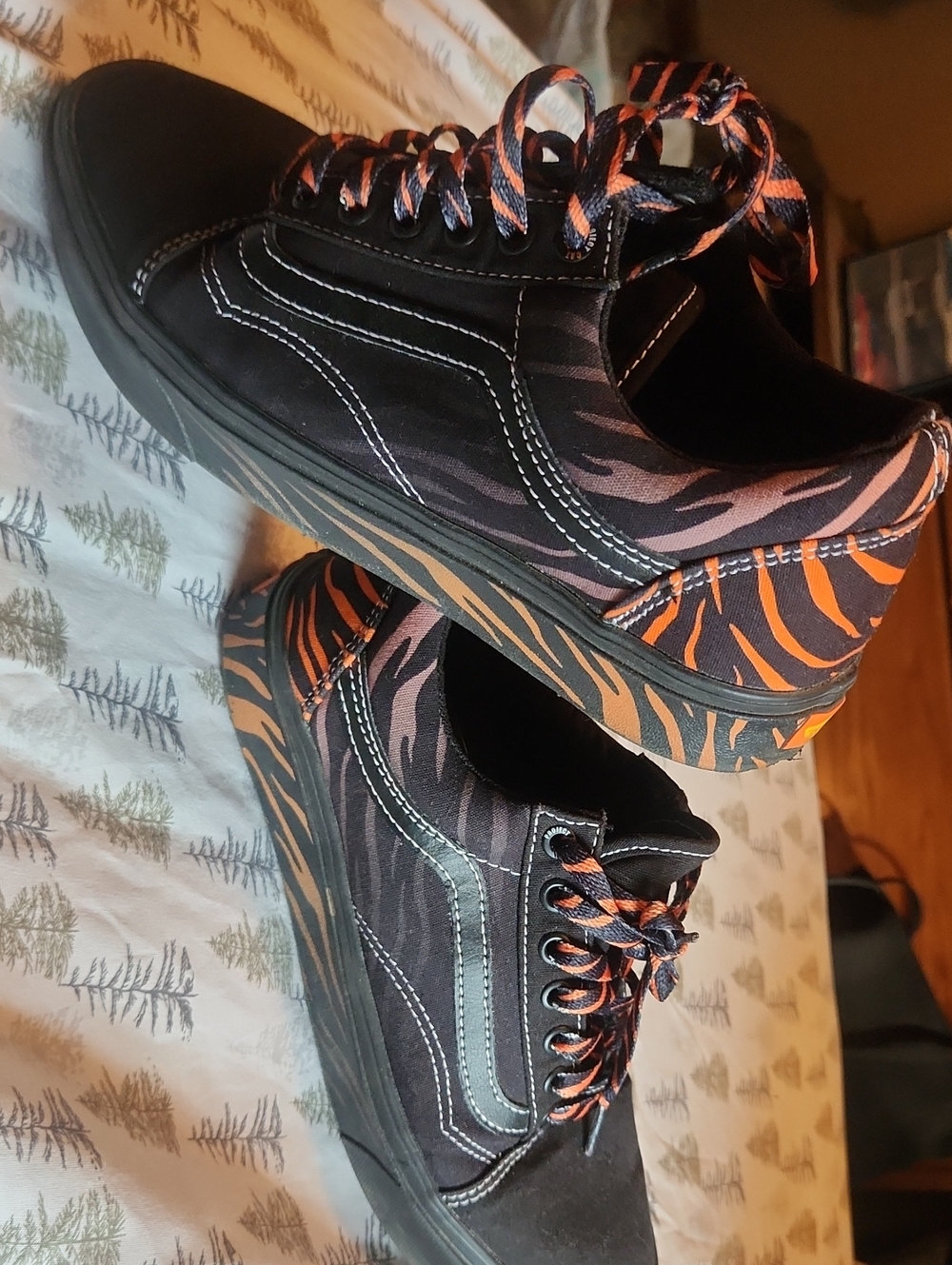 Men's Black & Orange Low-Top Tiger Print Vans Mens 8 Womens 9.5
